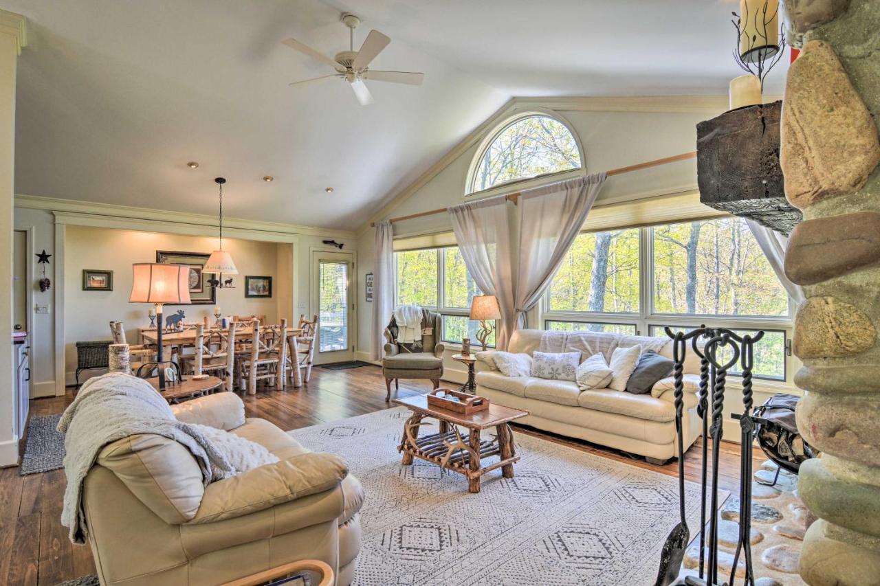 Resort-Style Harbor Springs Home With 2 Decks! Esterno foto