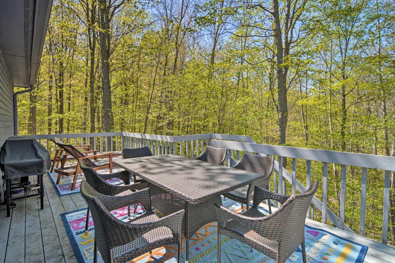 Resort-Style Harbor Springs Home With 2 Decks! Esterno foto