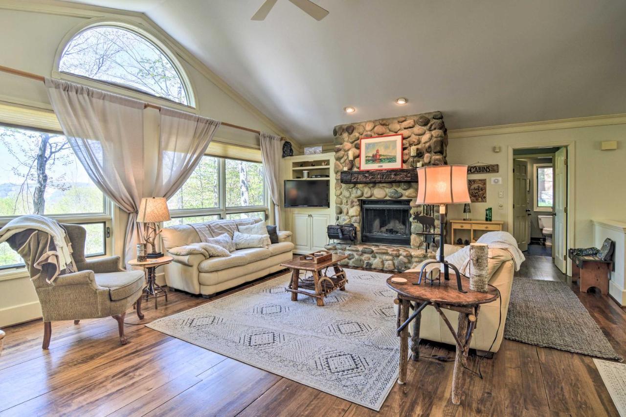 Resort-Style Harbor Springs Home With 2 Decks! Esterno foto