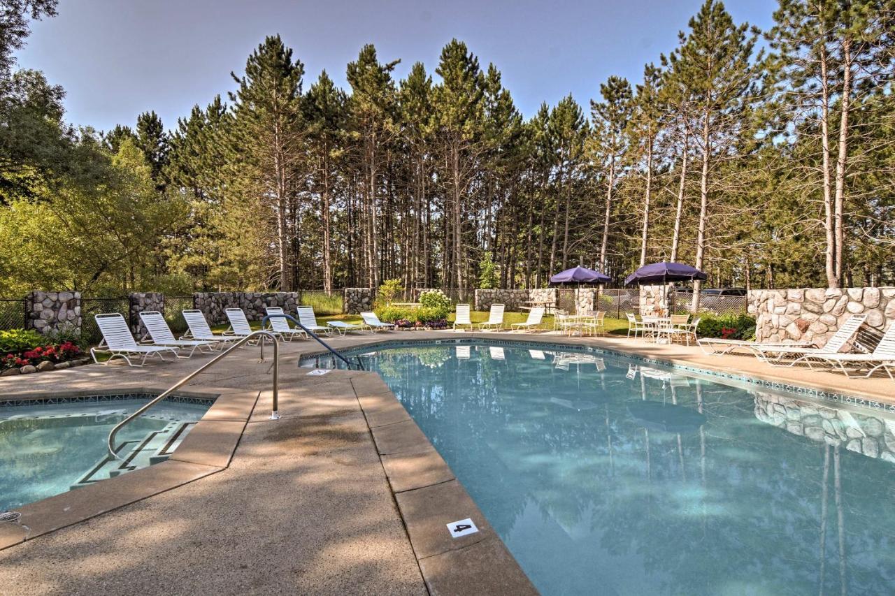 Resort-Style Harbor Springs Home With 2 Decks! Esterno foto