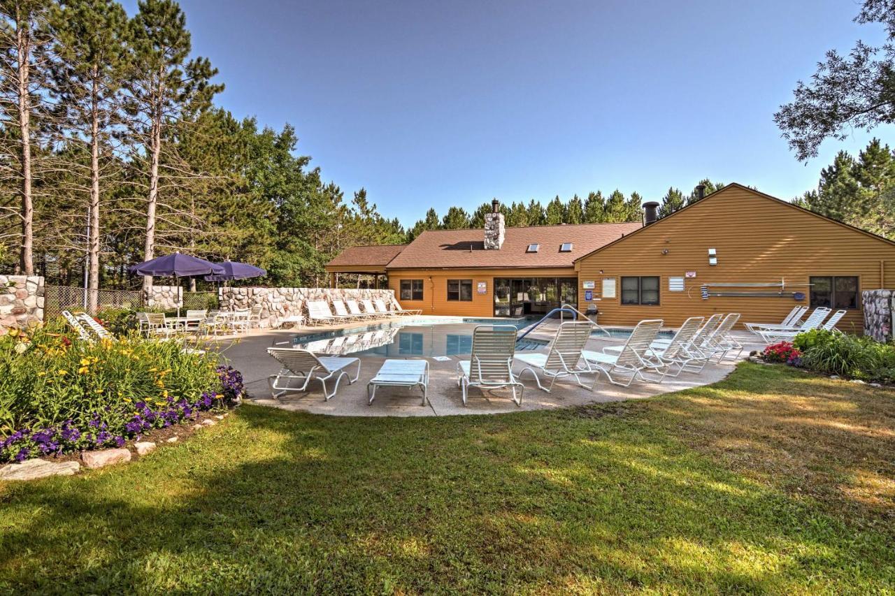 Resort-Style Harbor Springs Home With 2 Decks! Esterno foto
