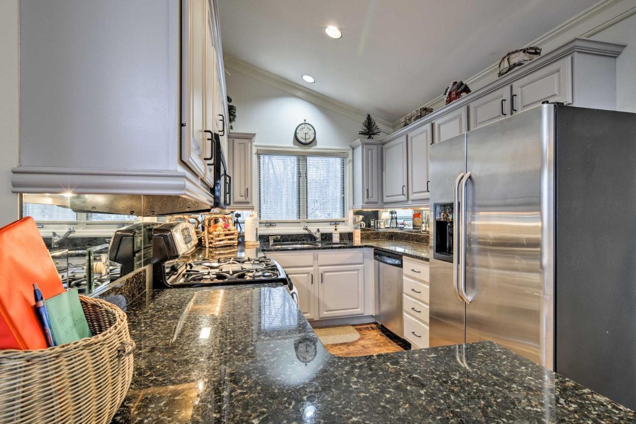 Resort-Style Harbor Springs Home With 2 Decks! Esterno foto